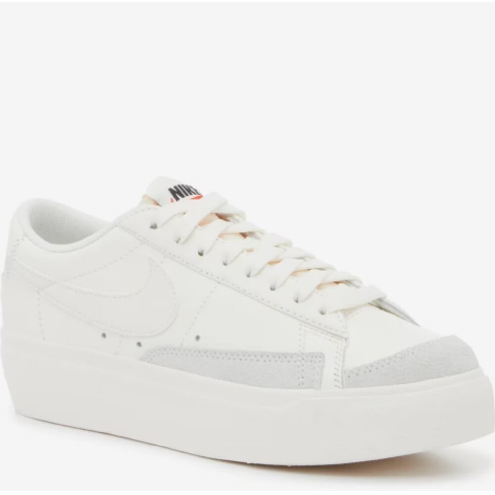 Nike Women's Nike Blazer Low Platform Sneaker size 9 in Natural